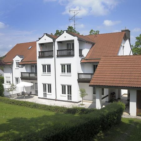 Hotel Garni Am Waldhang Gilching Exterior photo