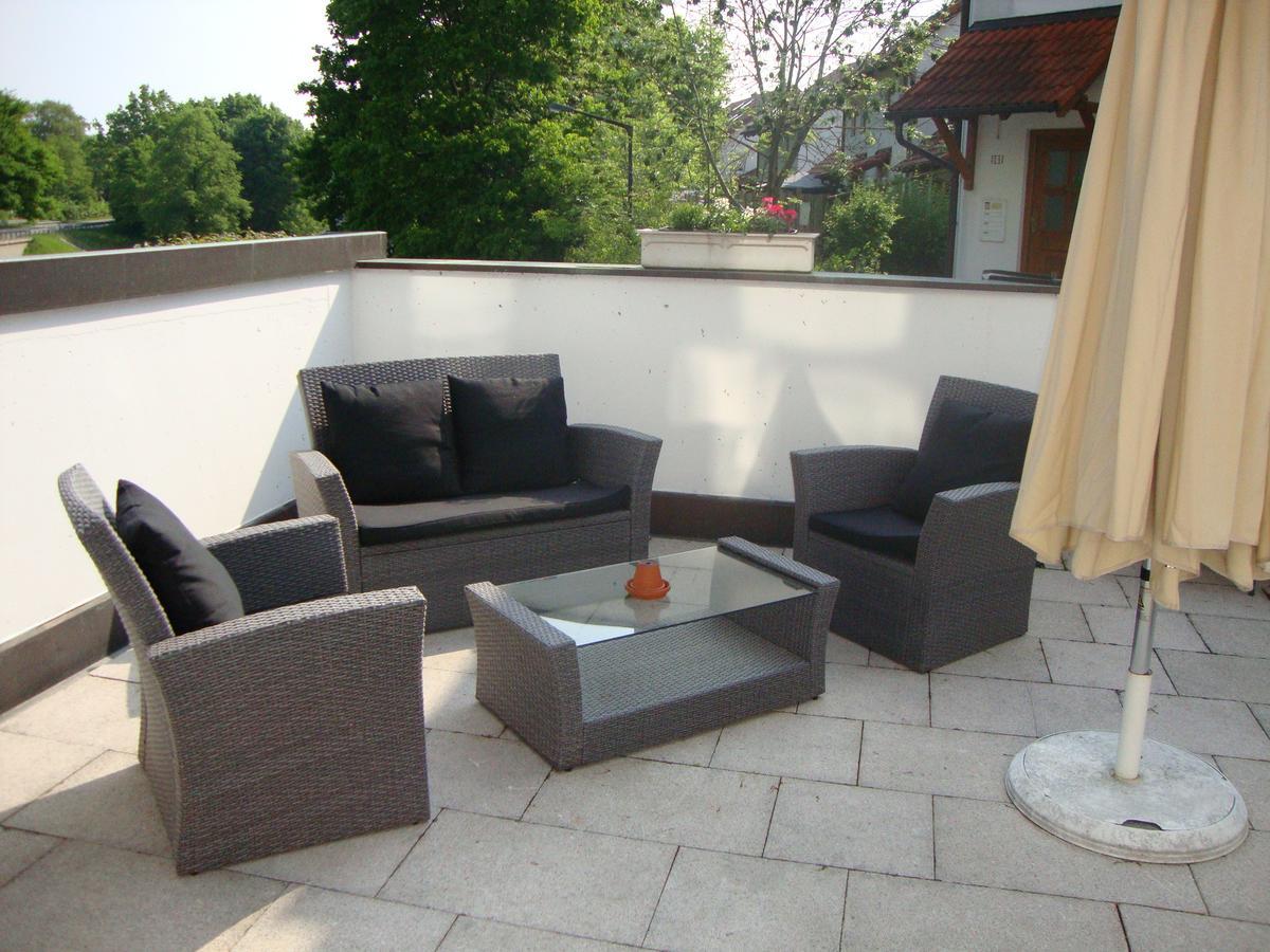 Hotel Garni Am Waldhang Gilching Exterior photo