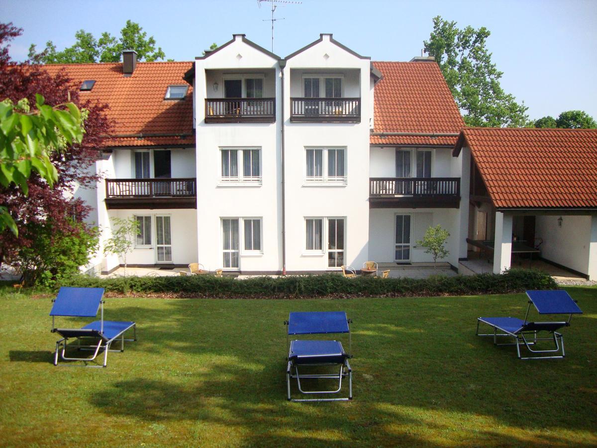 Hotel Garni Am Waldhang Gilching Exterior photo
